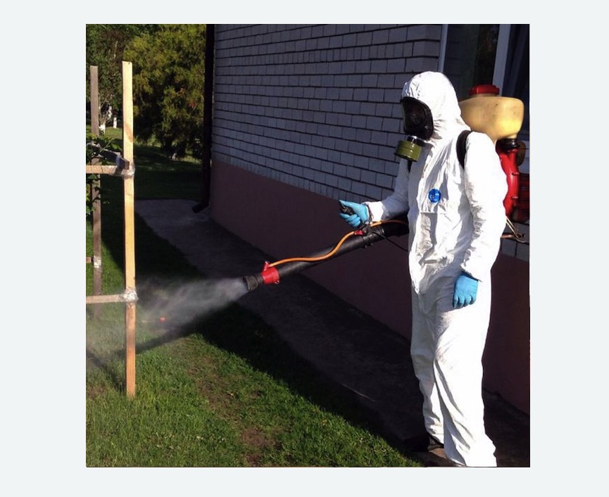 травля клещей на участке в Белозерске